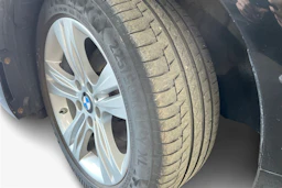 Musta BMW 320 2017 kuva 9.