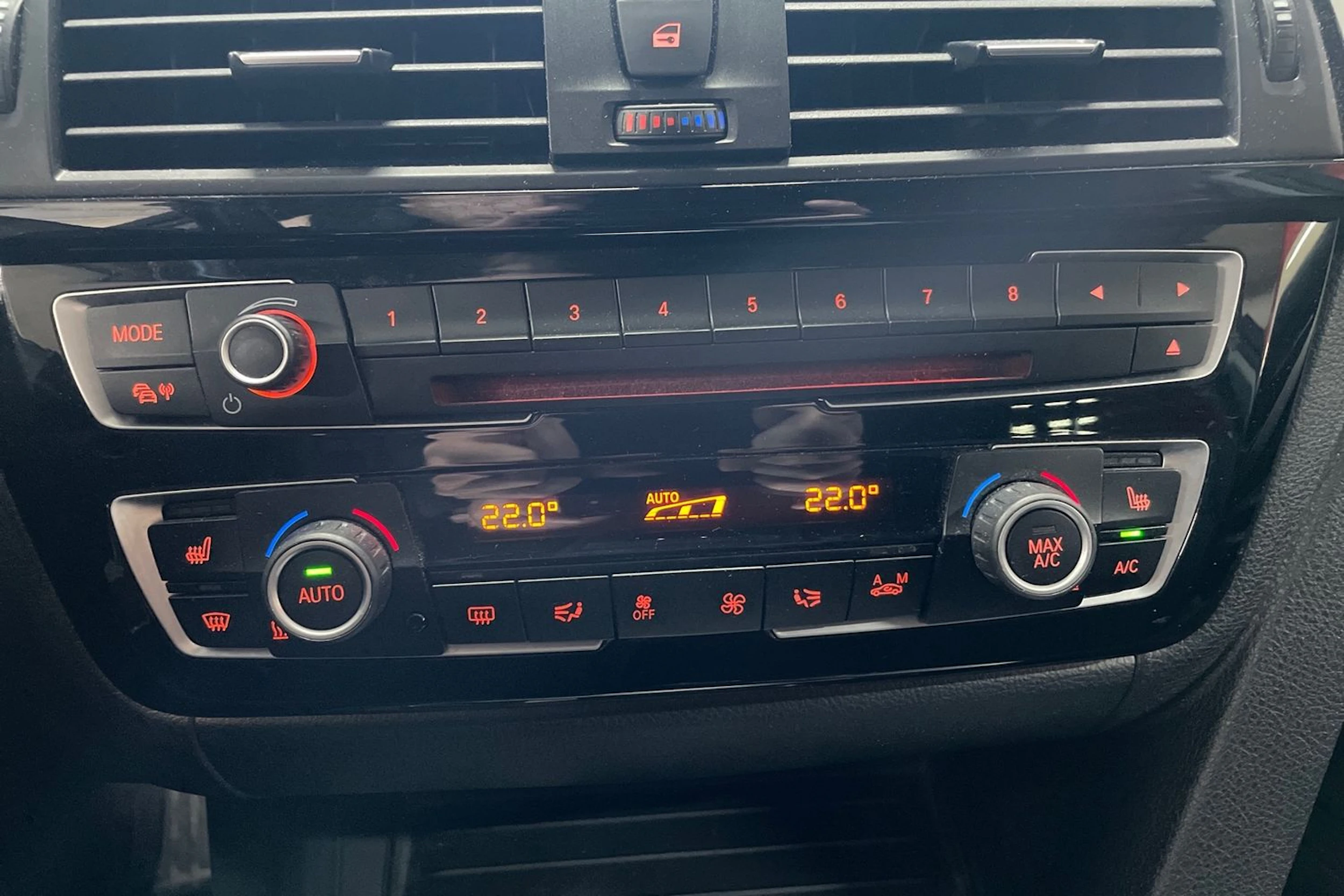 Musta BMW 320 2017 kuva 26.
