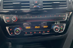 Musta BMW 320 2017 kuva 26.