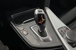Musta BMW 320 2017 kuva 27.