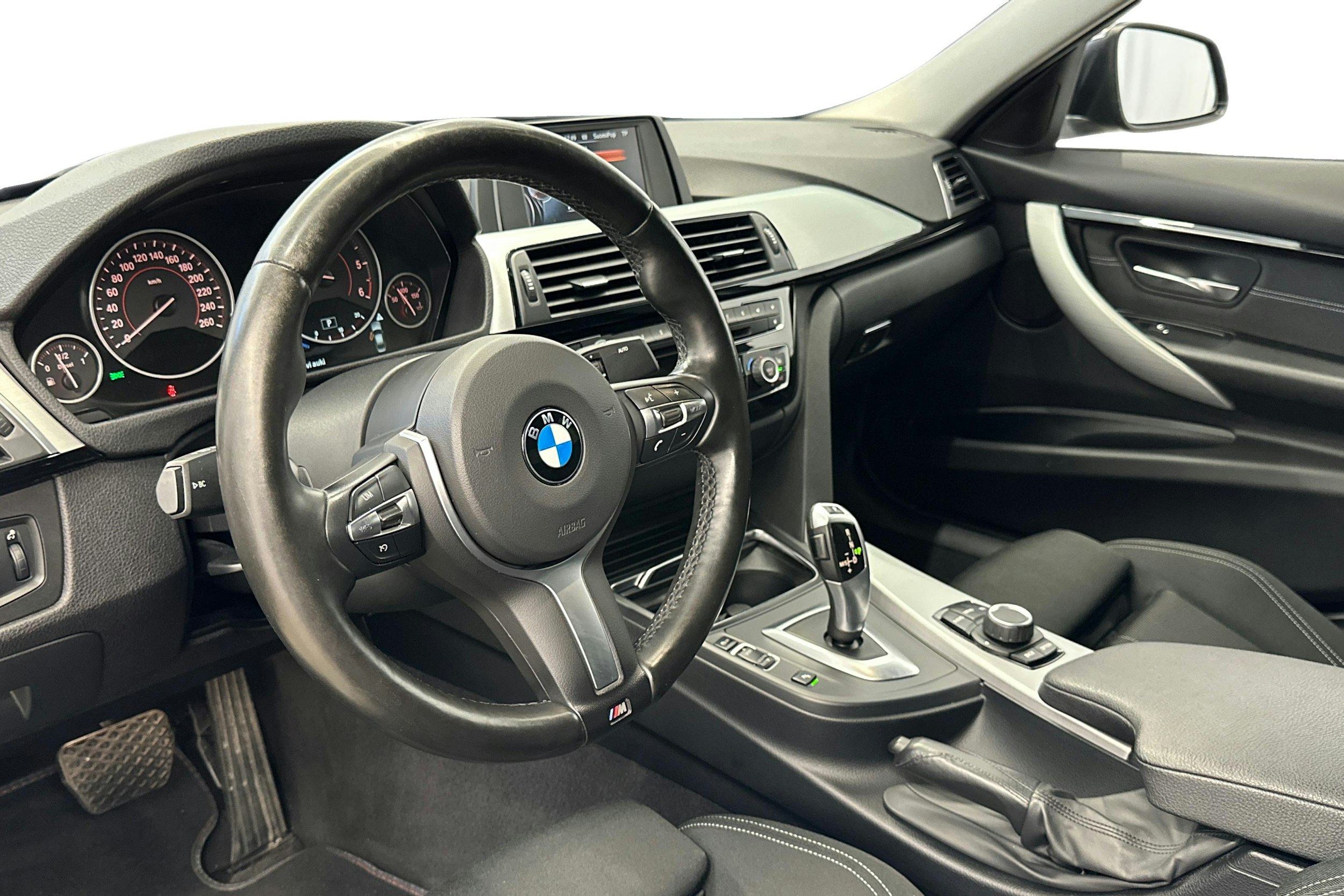met. harmaa BMW 320 2017 kuva 6.