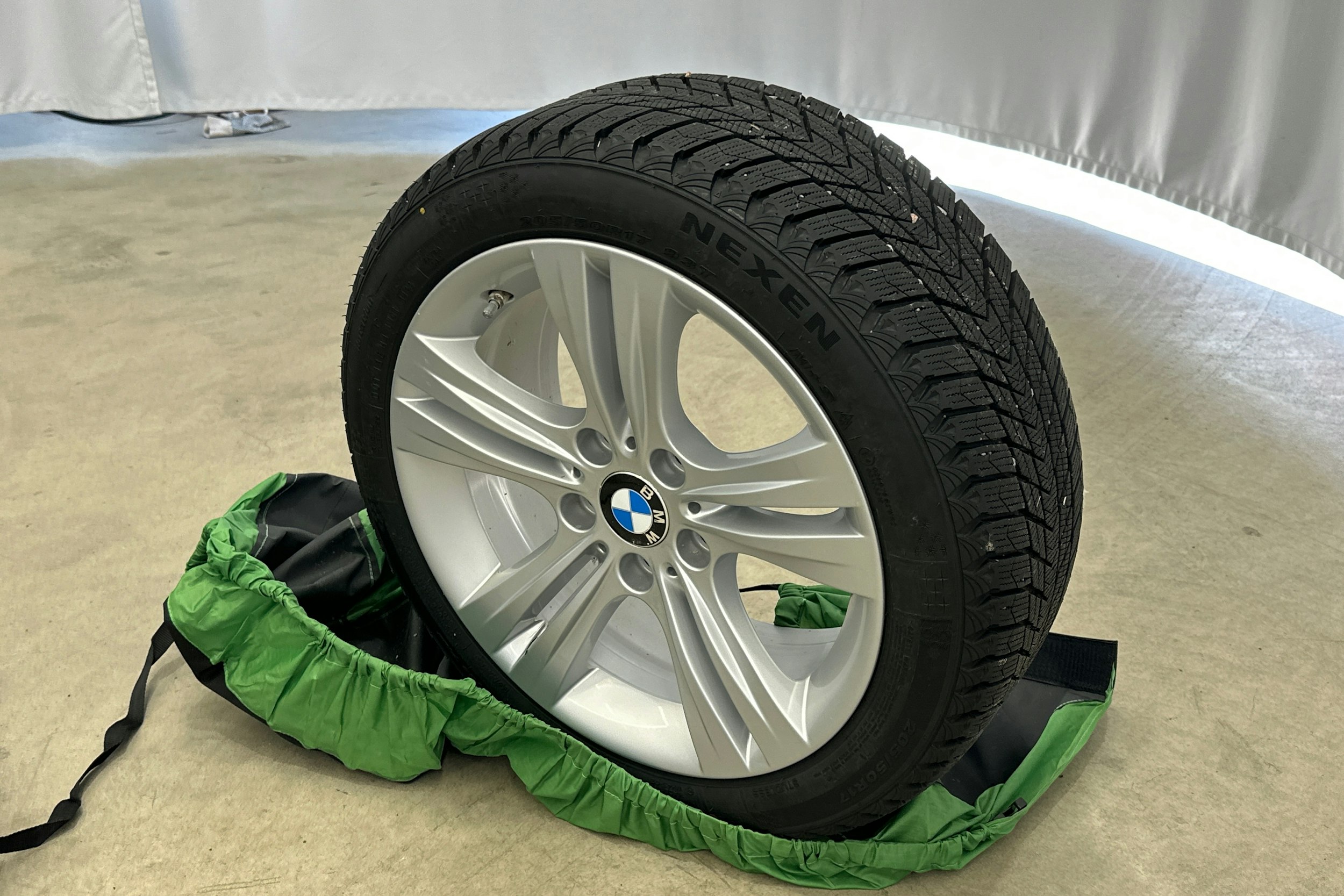 met. harmaa BMW 320 2017 kuva 10.