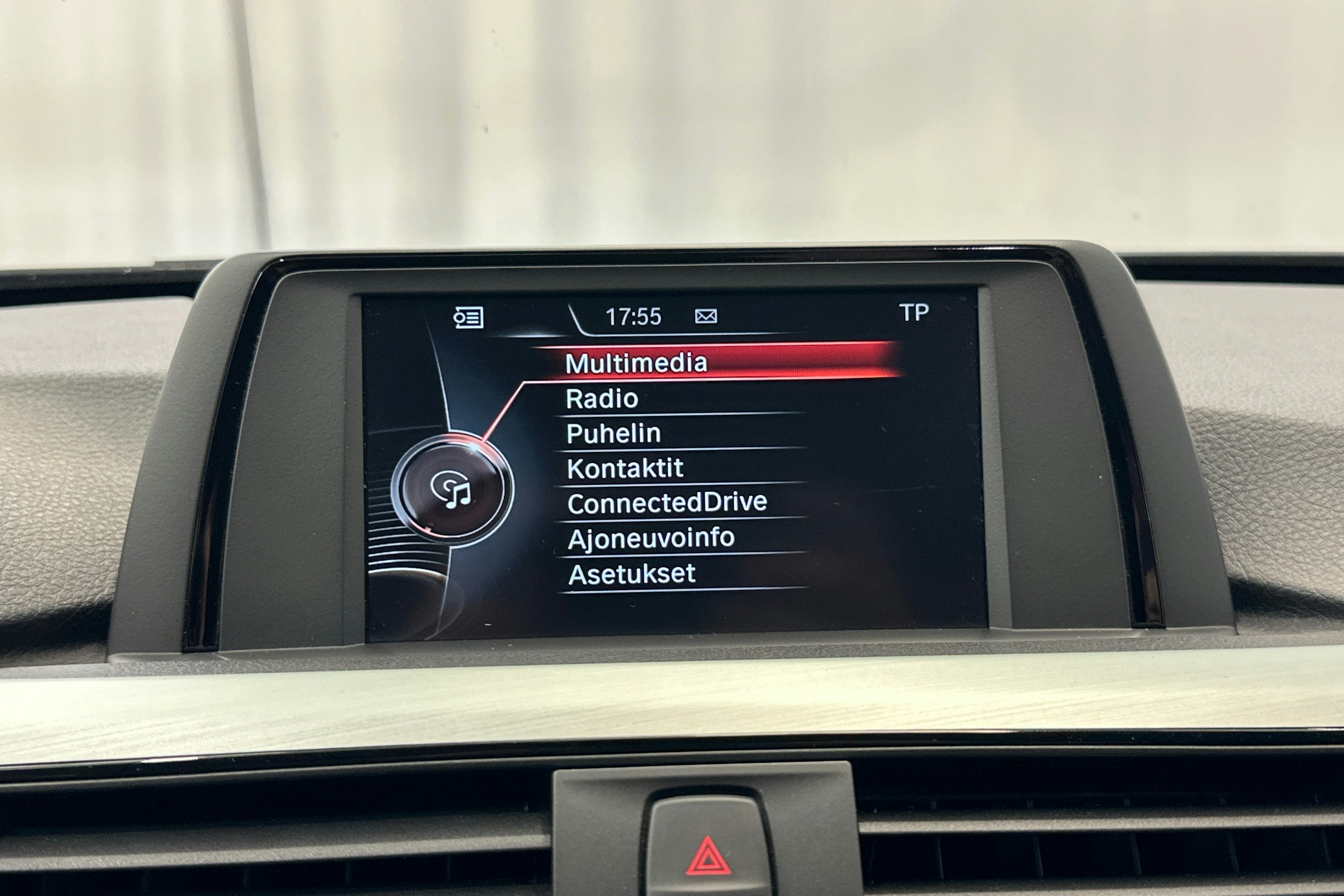 met. harmaa BMW 320 2017 kuva 21.