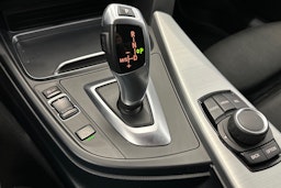 met. harmaa BMW 320 2017 kuva 23.