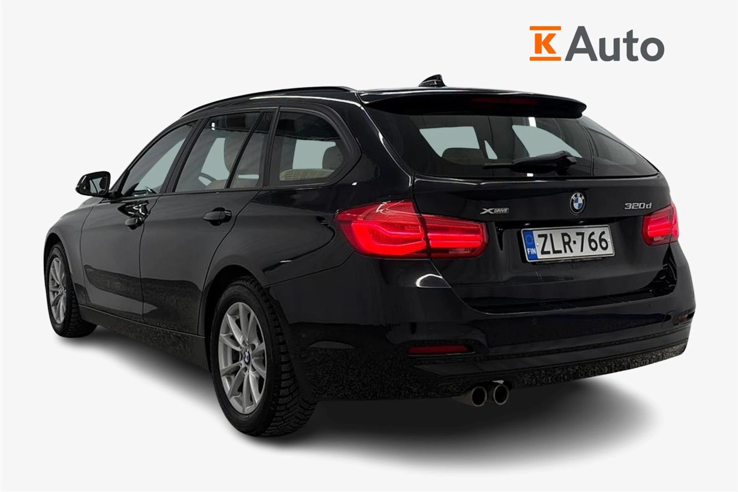 musta BMW 320 2017 kuva 3.