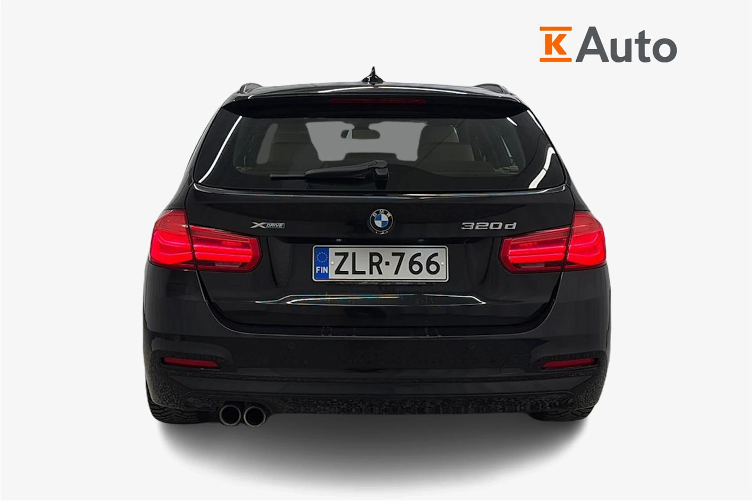 musta BMW 320 2017 kuva 4.