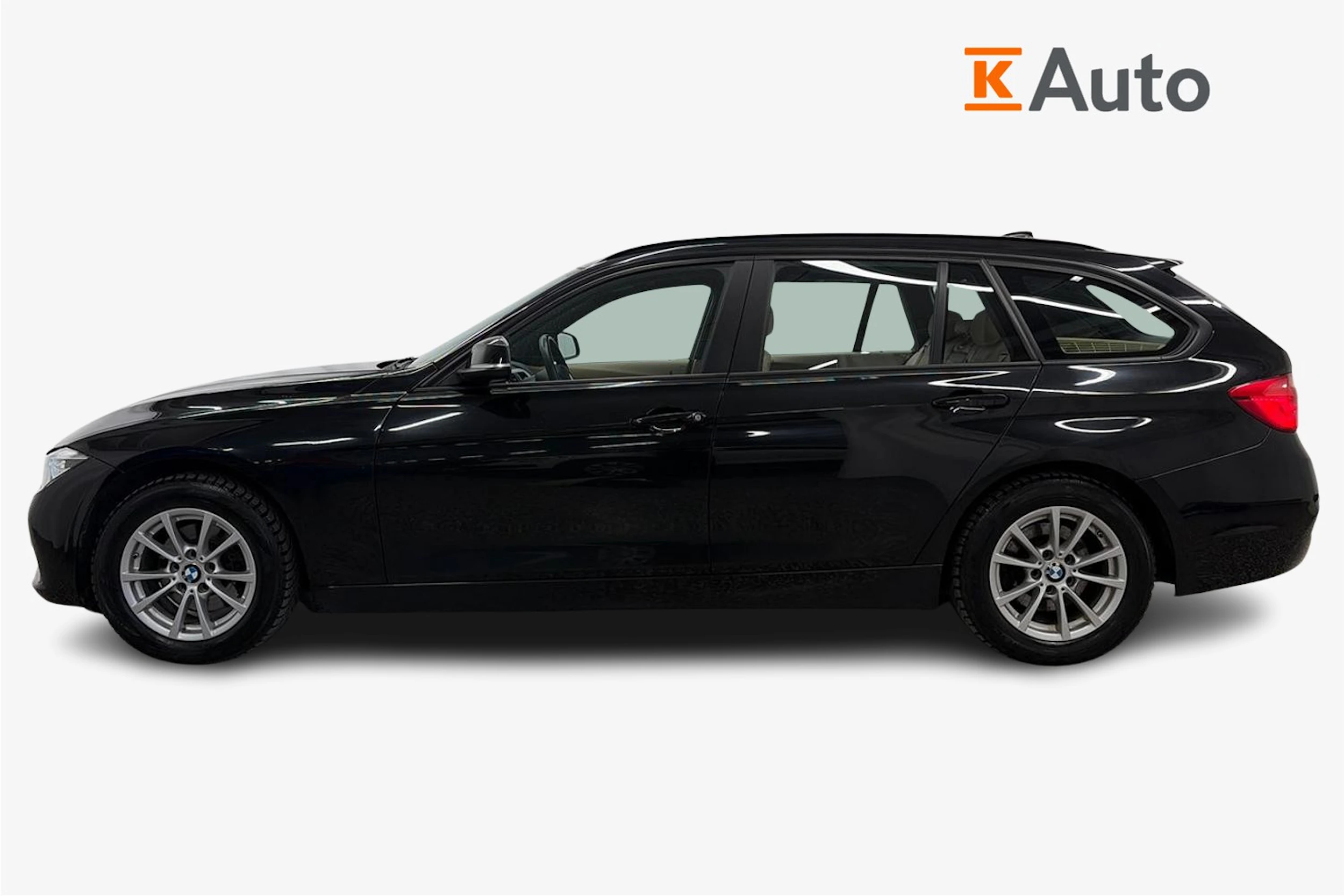 musta BMW 320 2017 kuva 7.