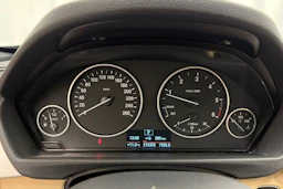 musta BMW 320 2017 kuva 17.