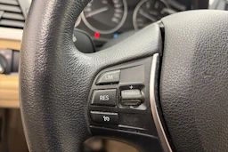 musta BMW 320 2017 kuva 18.