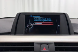 musta BMW 320 2017 kuva 22.