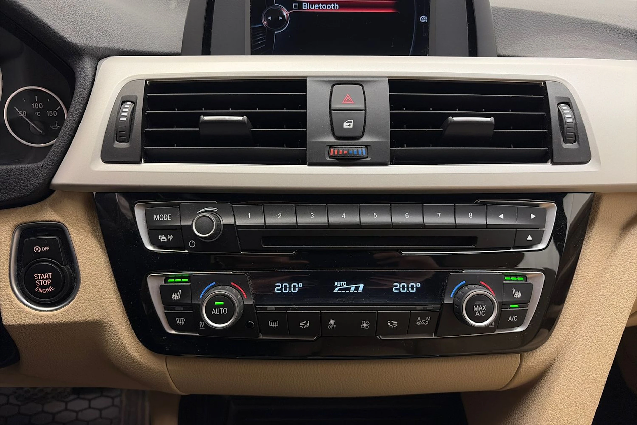 musta BMW 320 2017 kuva 23.