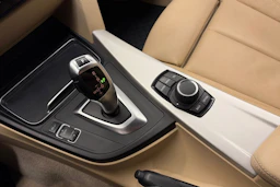 musta BMW 320 2017 kuva 24.