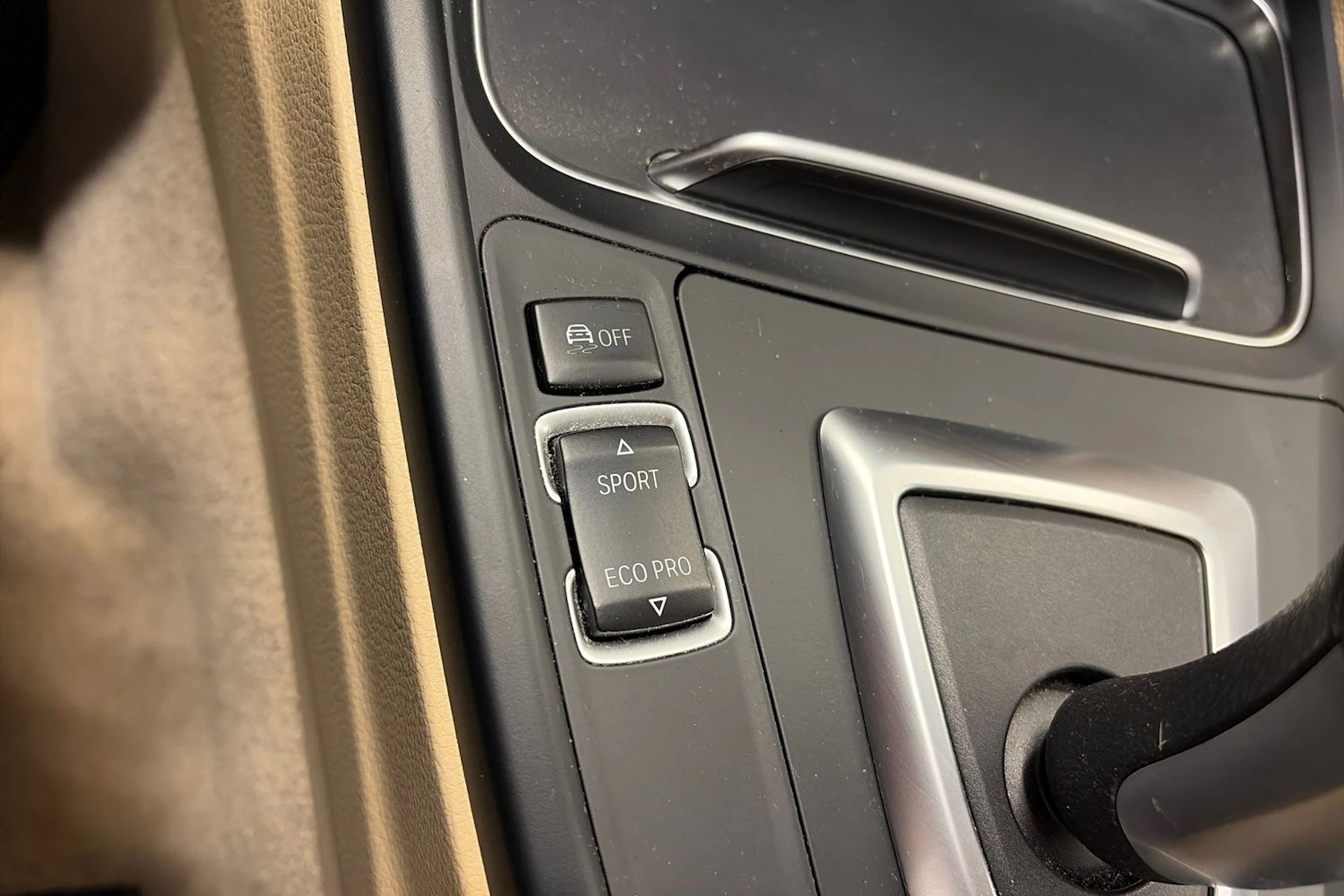 musta BMW 320 2017 kuva 25.