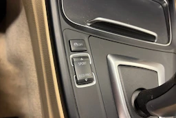 musta BMW 320 2017 kuva 25.