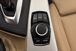 musta BMW 320 2017 kuva 26.