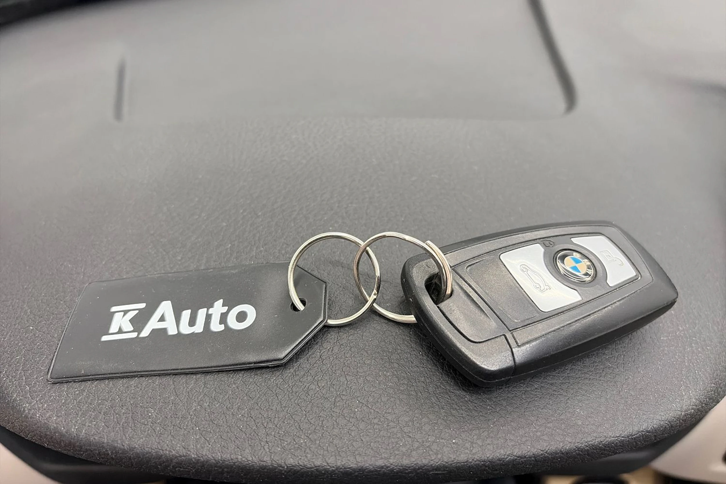 musta BMW 320 2017 kuva 27.