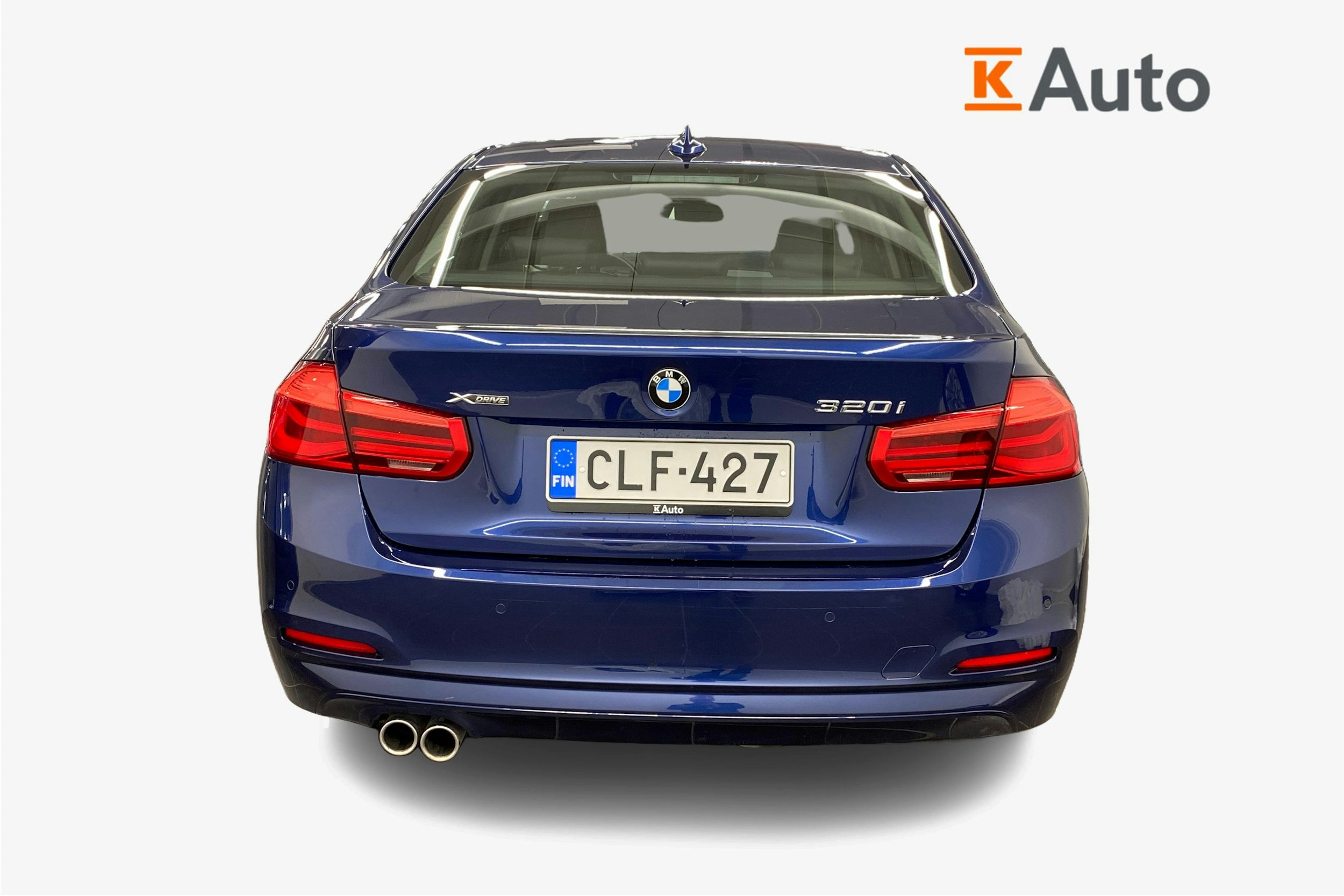 sininen BMW 320 2018 kuva 6.