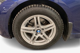 sininen BMW 320 2018 kuva 14.