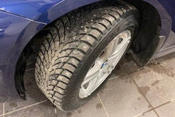 sininen BMW 320 2018 kuva 16.