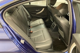 sininen BMW 320 2018 kuva 19.