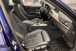 sininen BMW 320 2018 kuva 20.