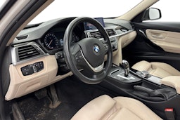 valkoinen BMW 320 2018 kuva 3.