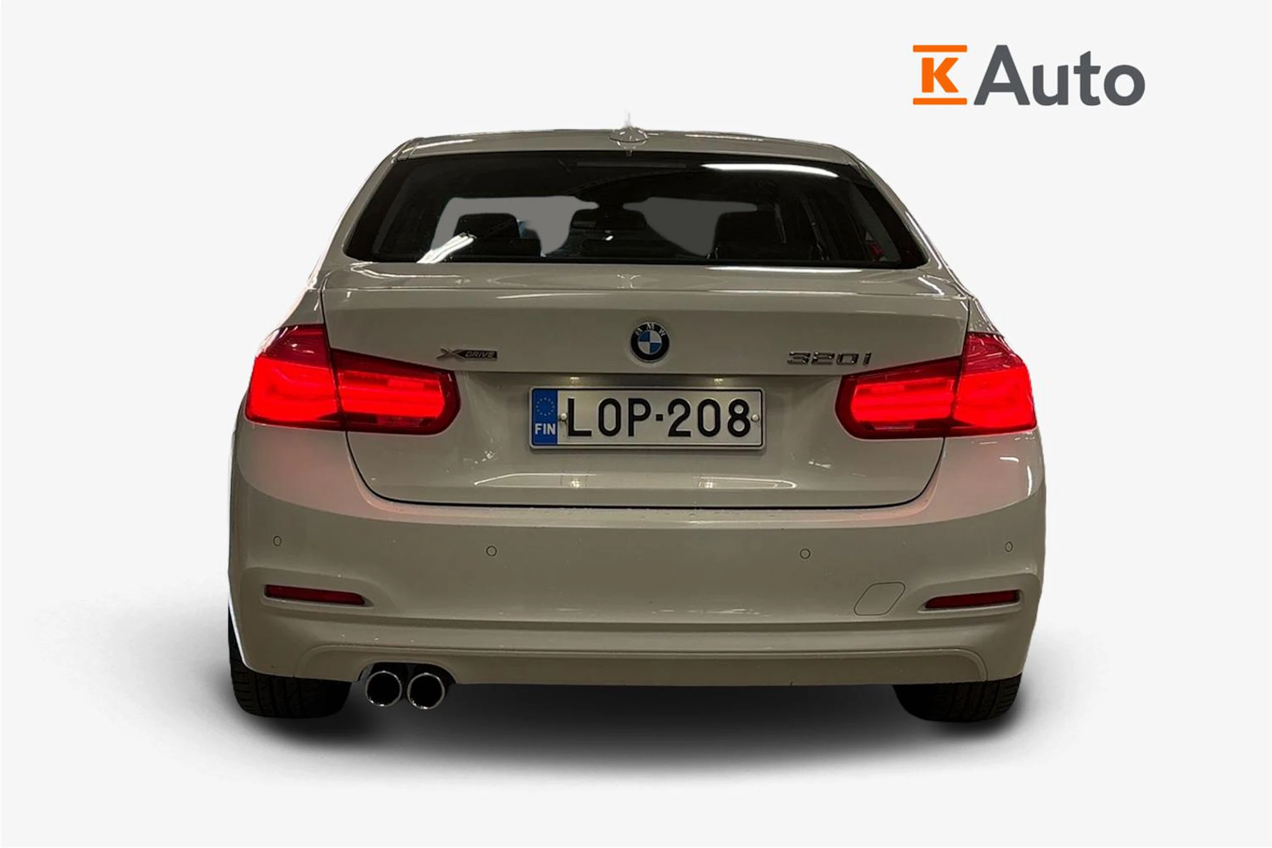 valkoinen BMW 320 2018 kuva 4.