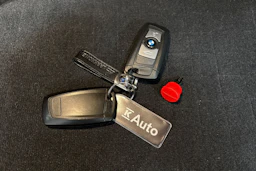 valkoinen BMW 320 2018 kuva 28.