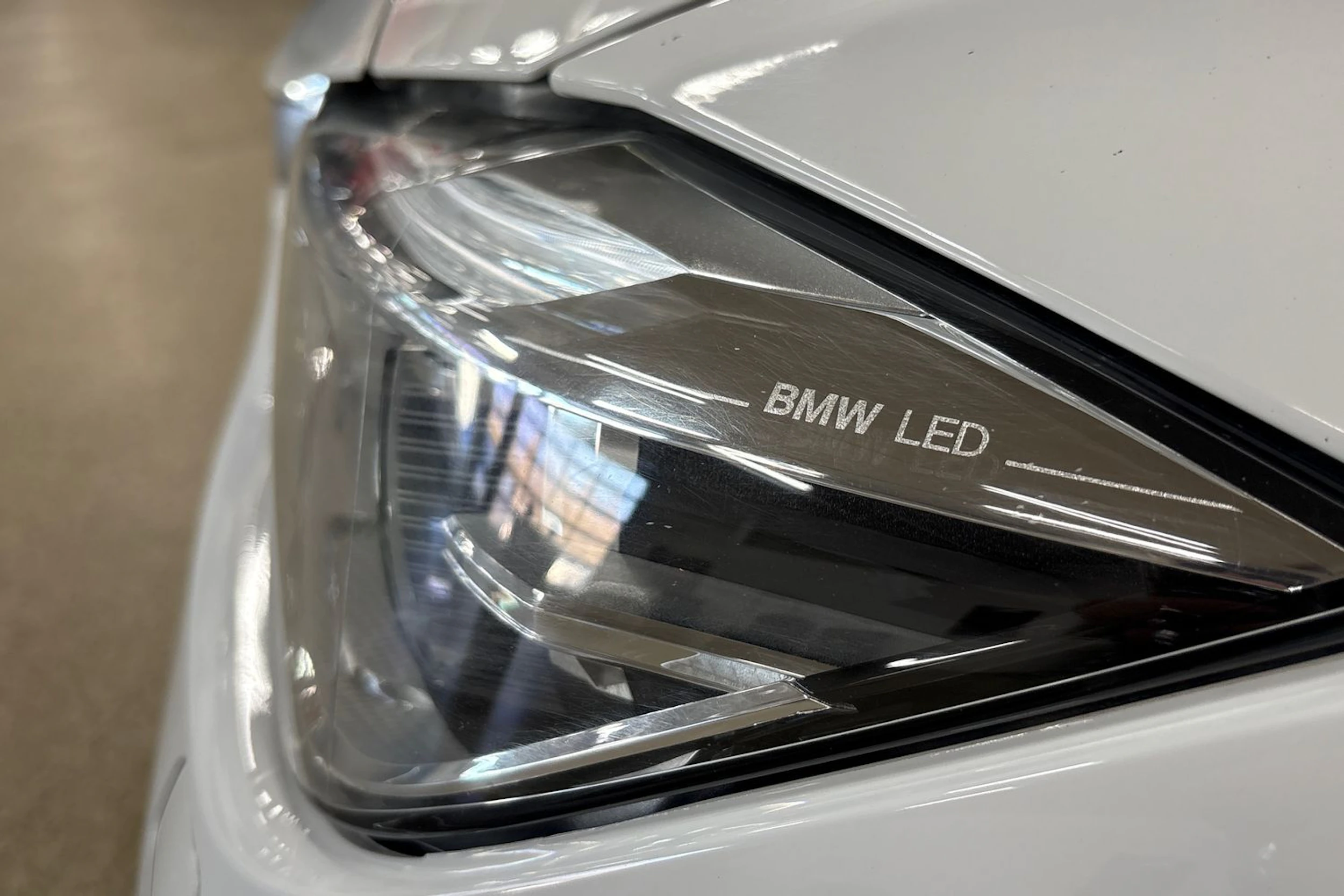 valkoinen BMW 320 2018 kuva 30.