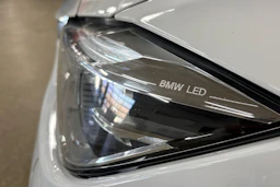 valkoinen BMW 320 2018 kuva 30.