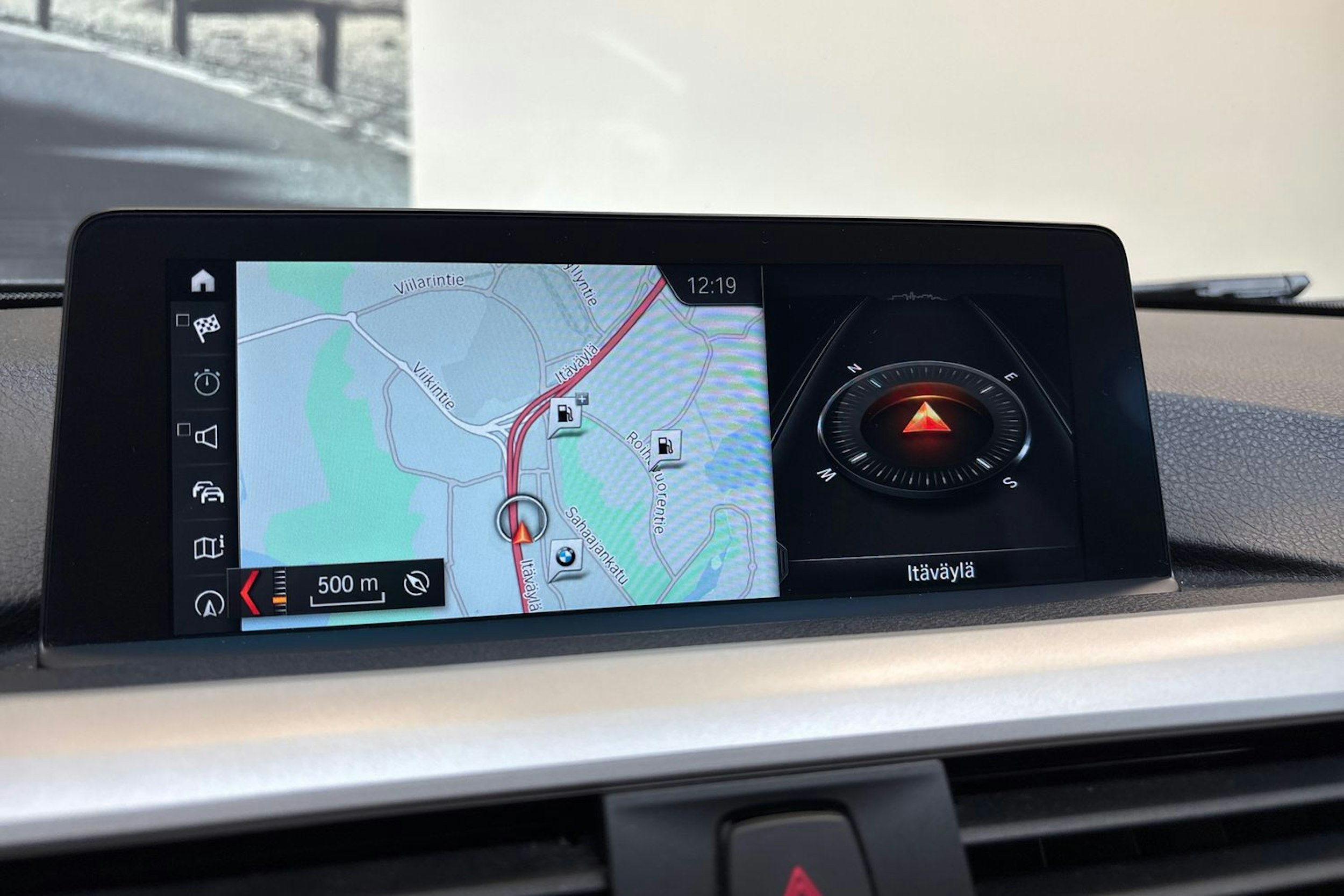 valkoinen BMW 320 2018 kuva 18.