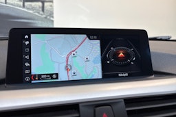 valkoinen BMW 320 2018 kuva 18.