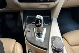 valkoinen BMW 320 2018 kuva 20.