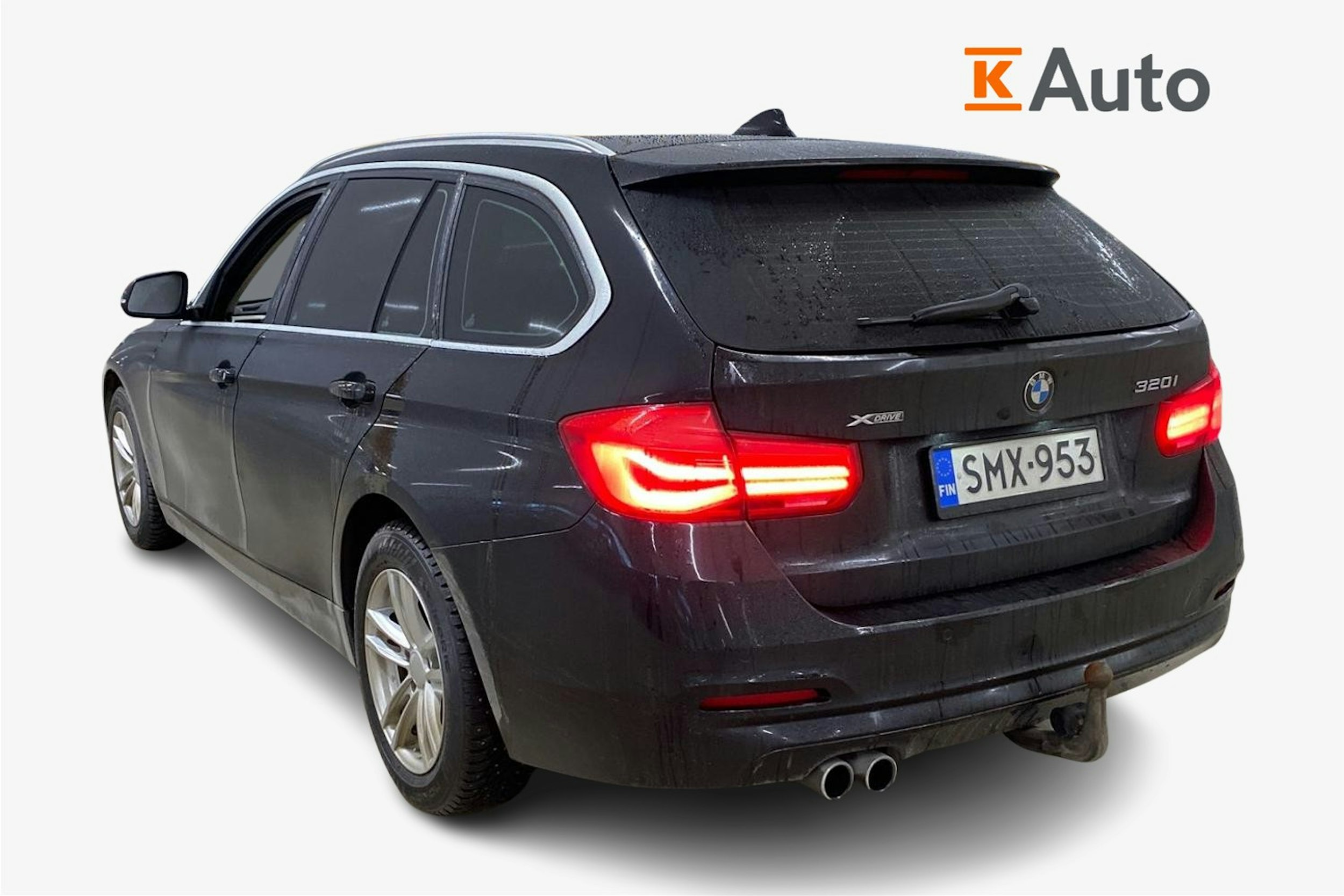 musta BMW 320 2018 kuva 2.