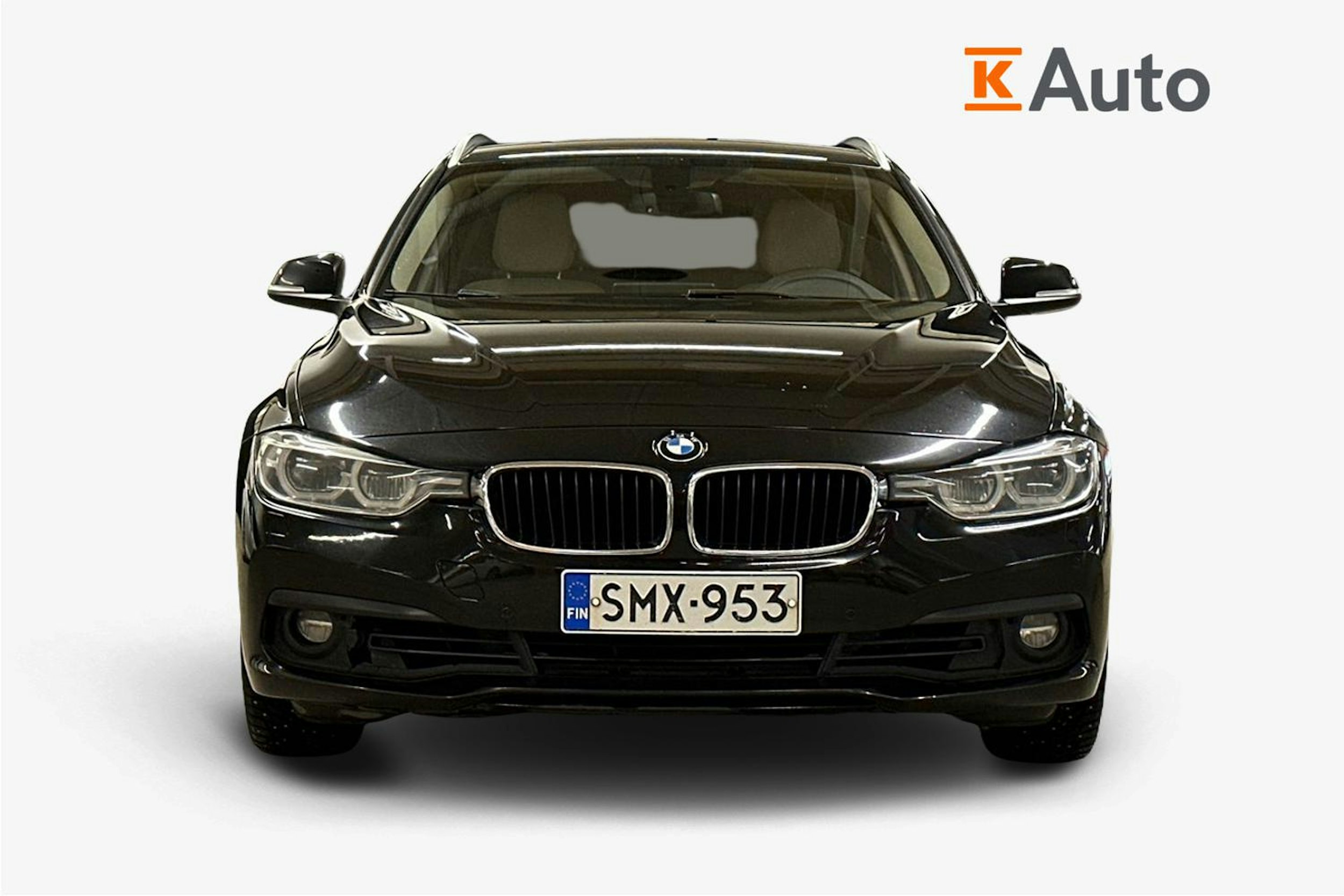 musta BMW 320 2018 kuva 4.