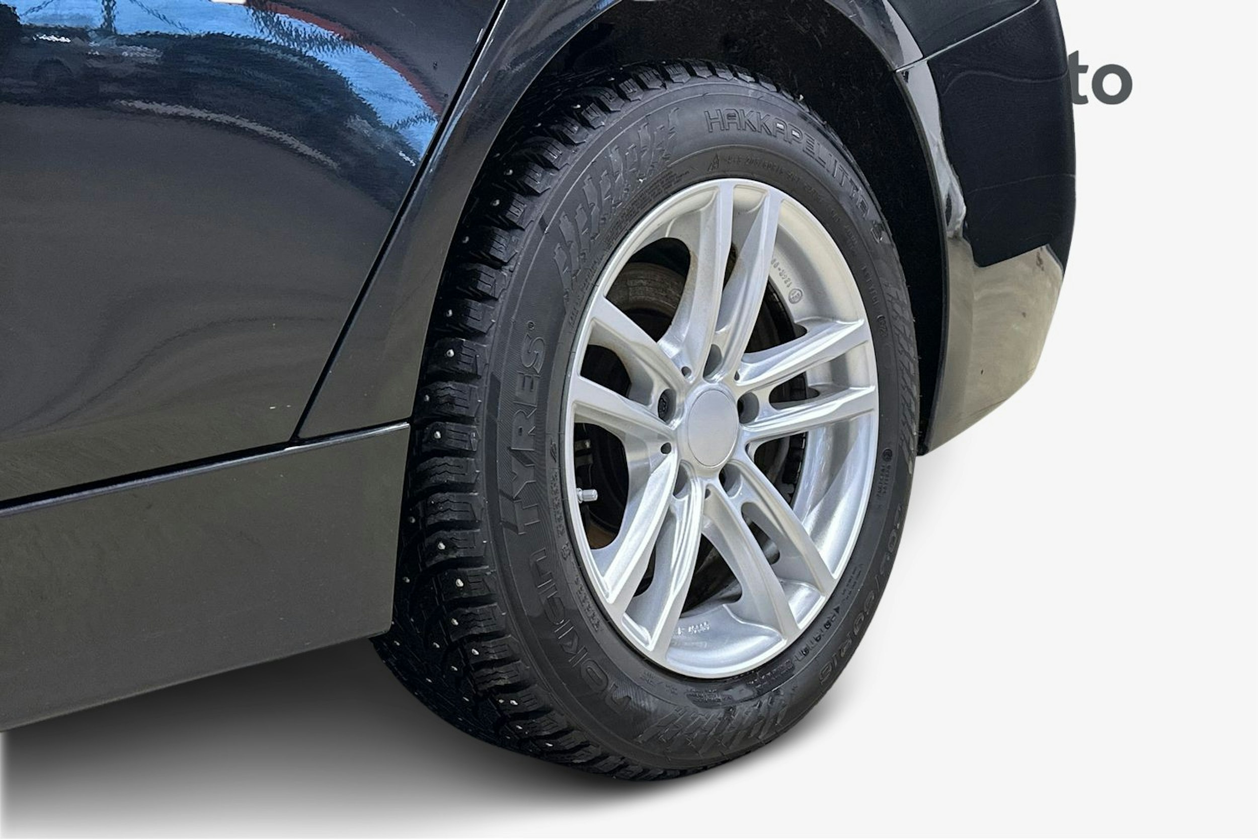 musta BMW 320 2018 kuva 9.