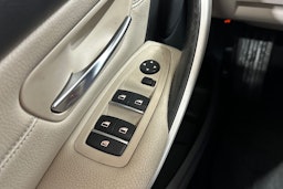 musta BMW 320 2018 kuva 21.