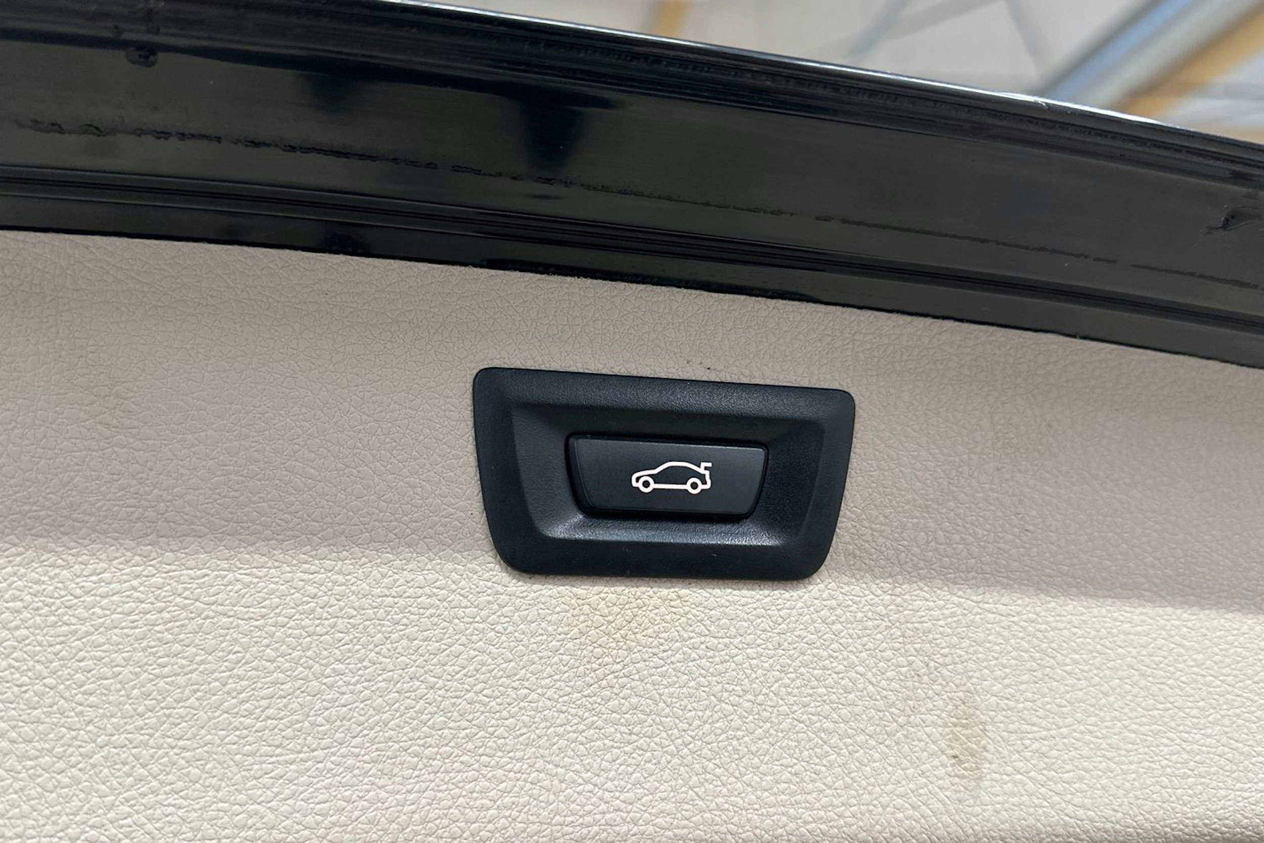 musta BMW 320 2018 kuva 24.