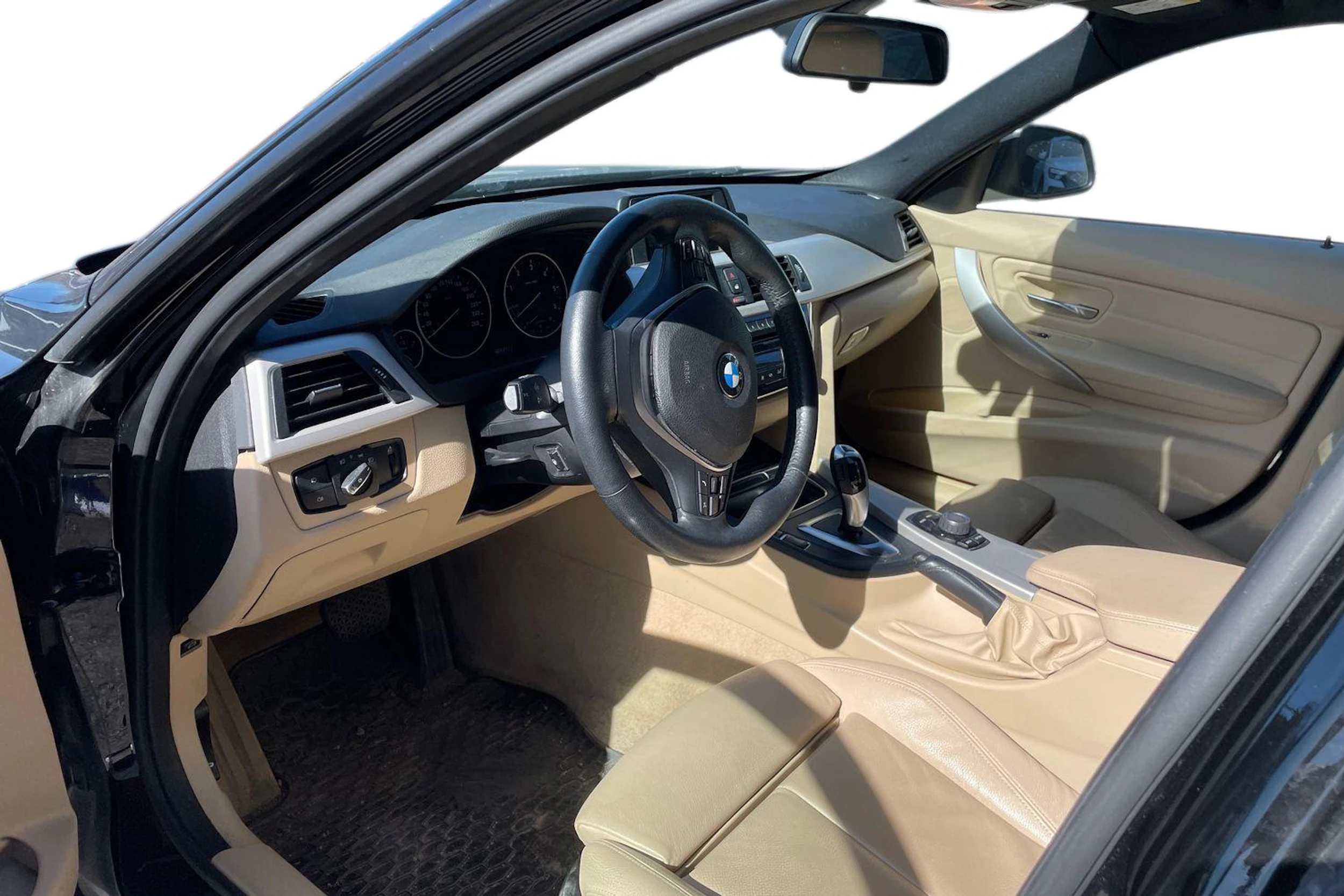 musta BMW 320 2018 kuva 3.