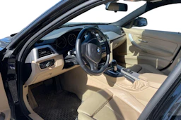 musta BMW 320 2018 kuva 3.