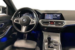 valkoinen BMW 320 2019 kuva 9.