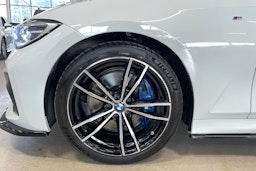 valkoinen BMW 320 2019 kuva 11.
