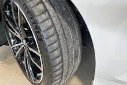 valkoinen BMW 320 2019 kuva 13.