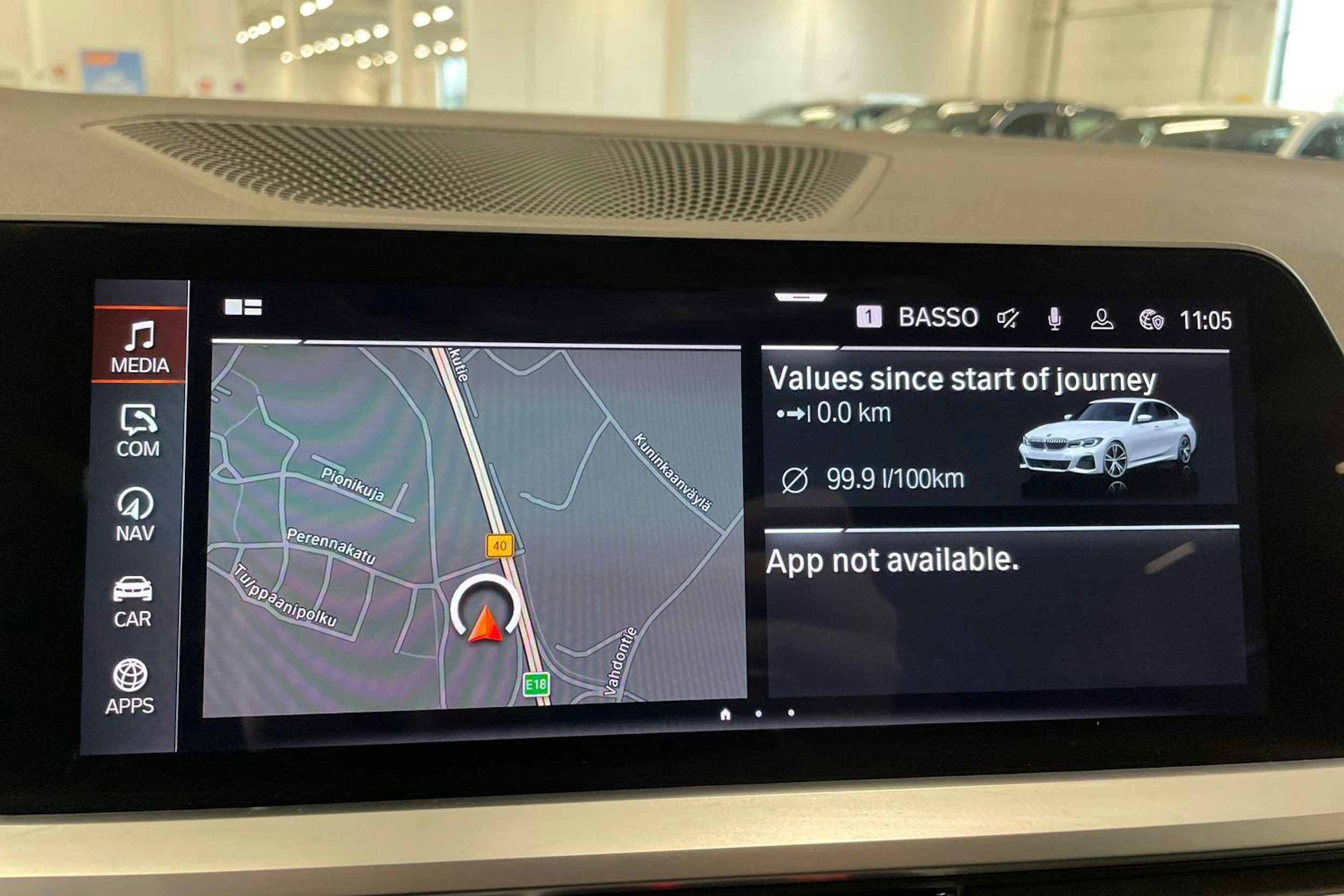 valkoinen BMW 320 2019 kuva 23.