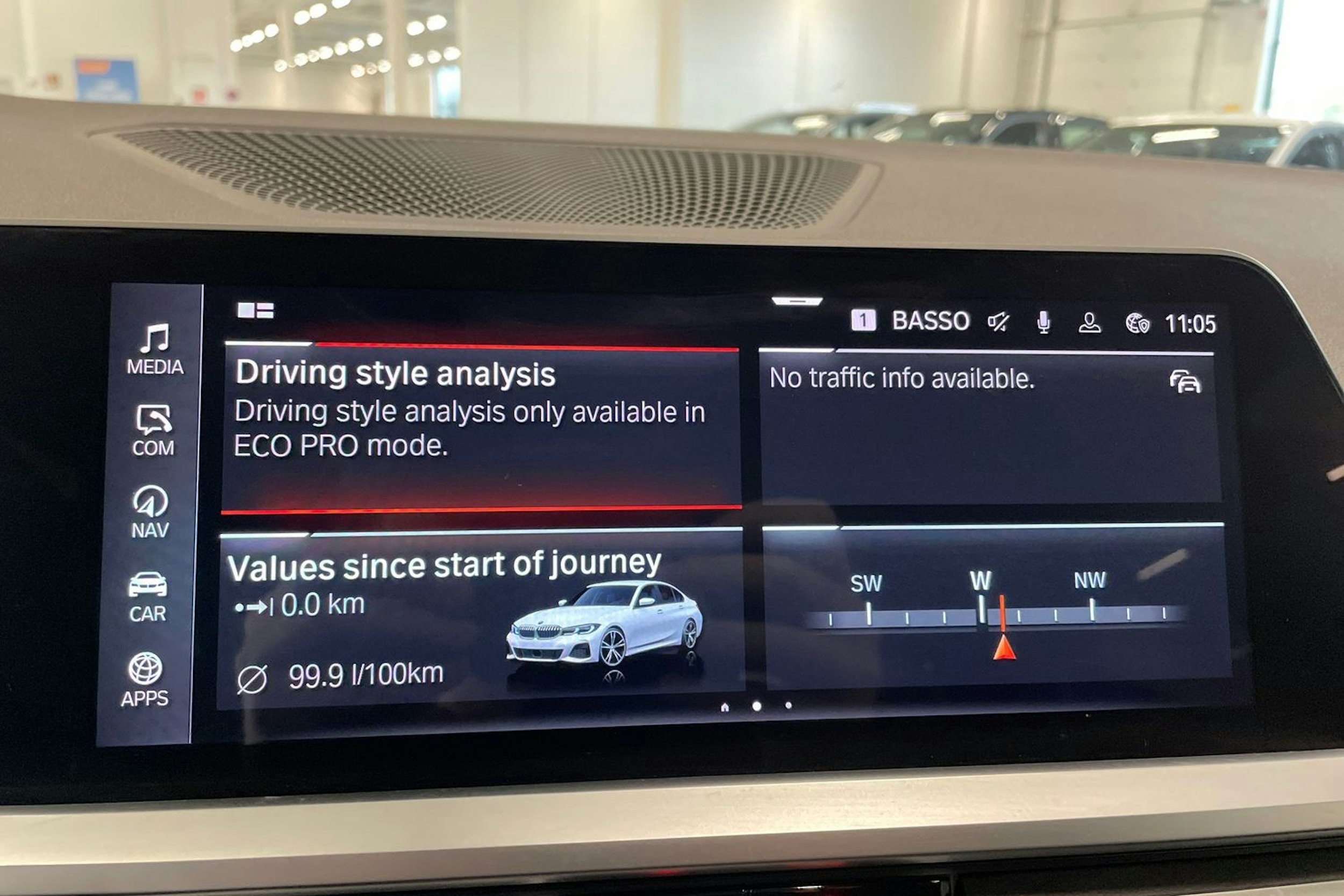 valkoinen BMW 320 2019 kuva 24.