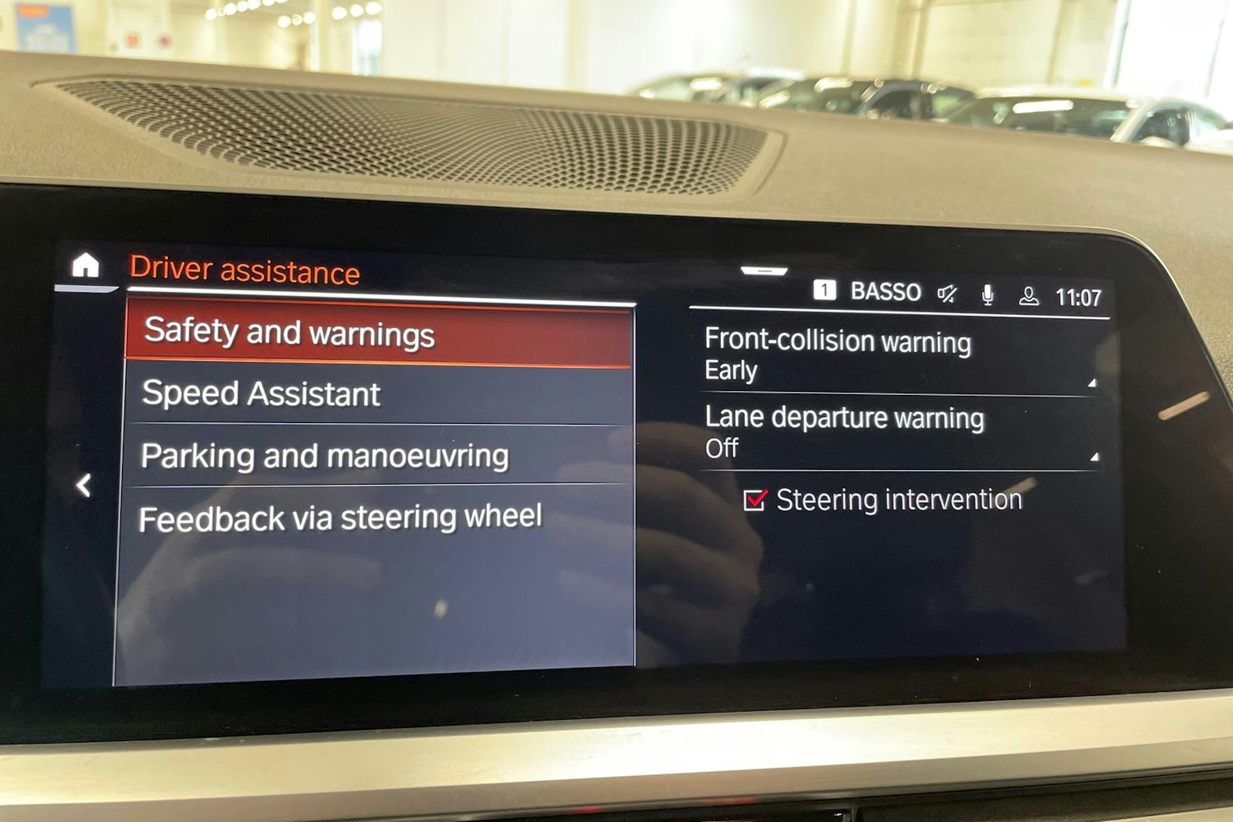 valkoinen BMW 320 2019 kuva 31.