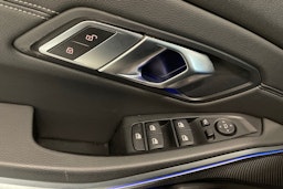 valkoinen BMW 320 2019 kuva 39.