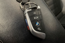 valkoinen BMW 320 2019 kuva 40.