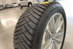 valkoinen BMW 320 2019 kuva 42.