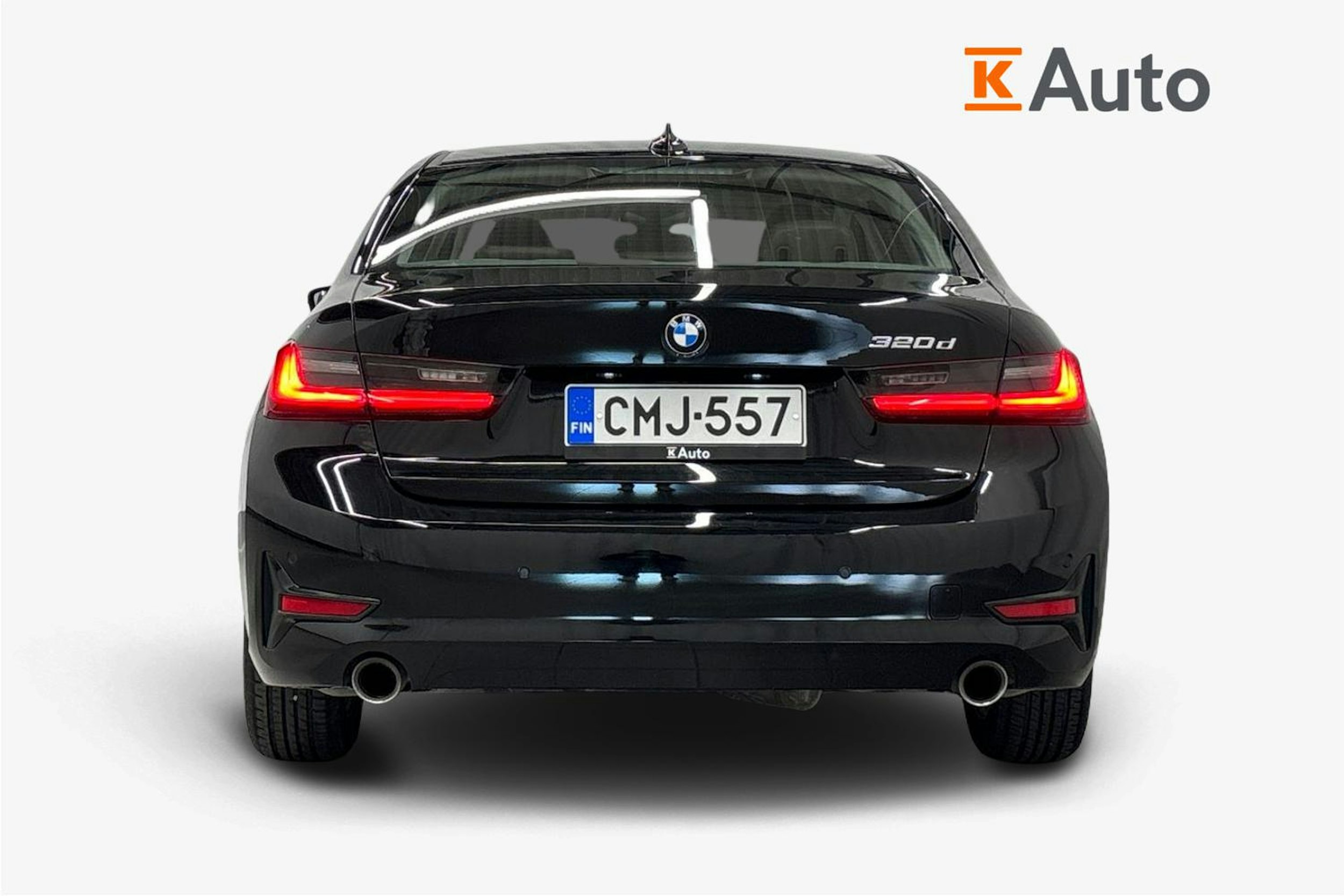 musta BMW 320 2019 kuva 3.
